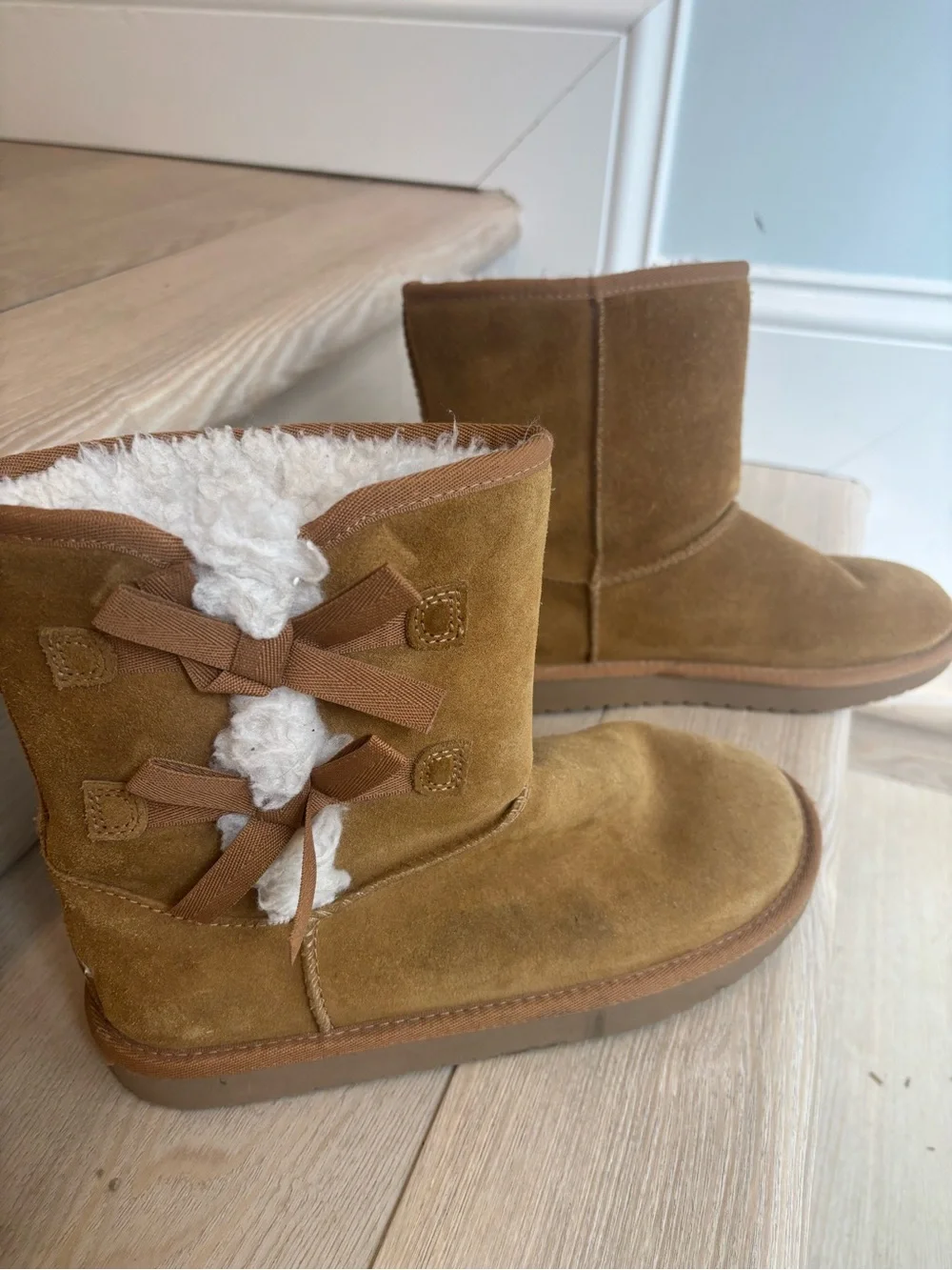 Koolaburra by Uggs girls mini boot